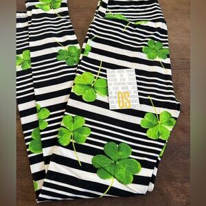 Lularoe lucky leggings!! OS